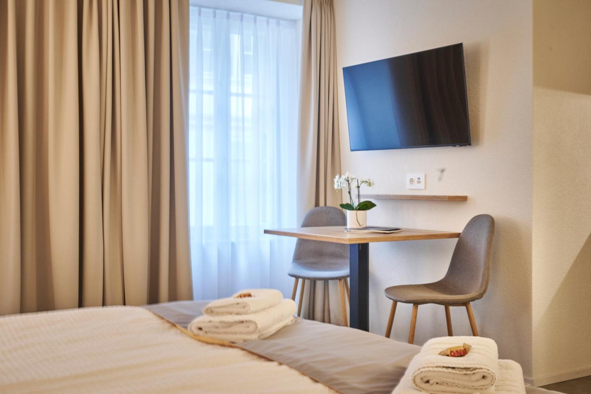 Aparthotel Krone - Self Check-In Unterseen Eksteriør bilde