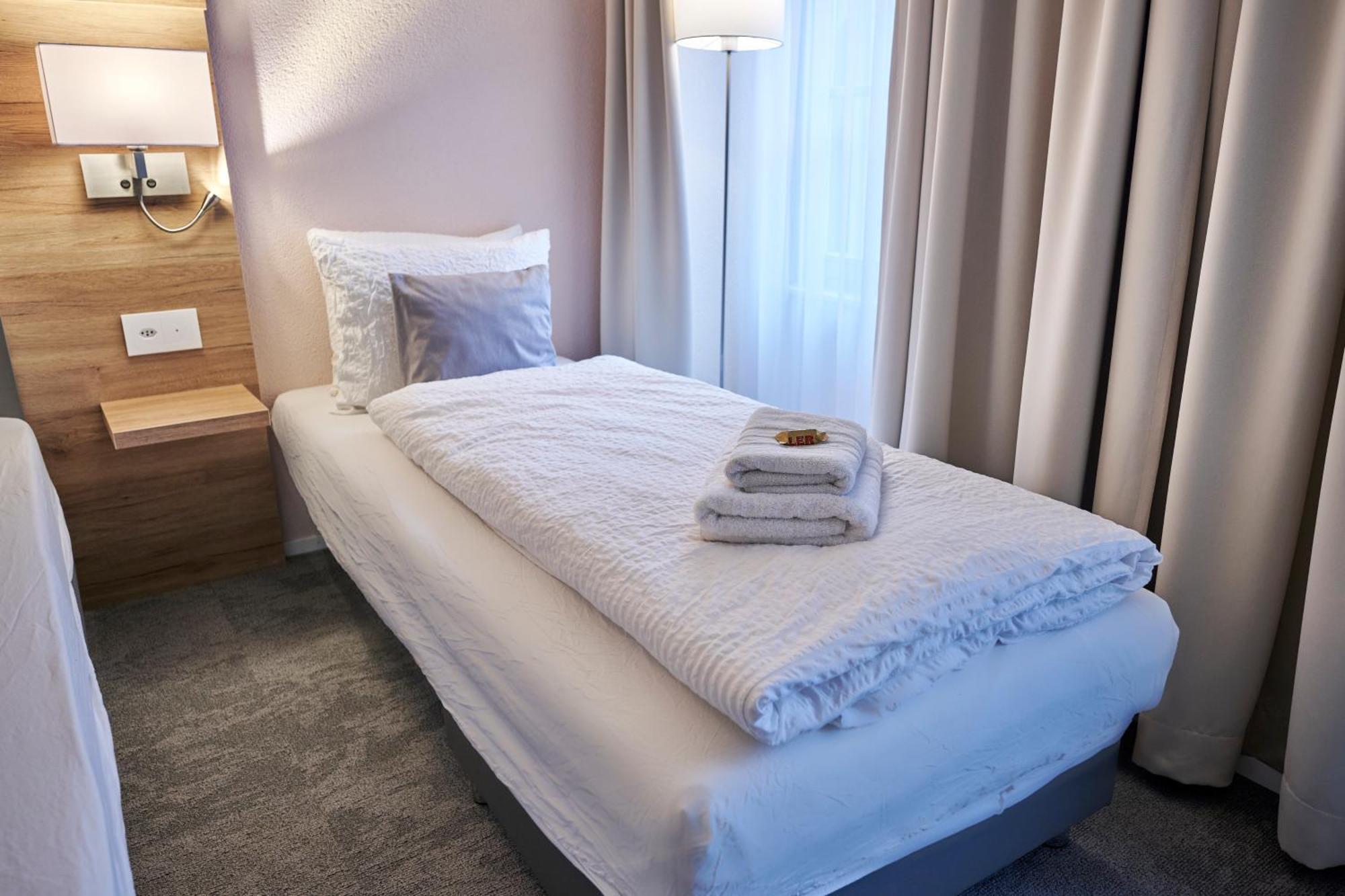 Aparthotel Krone - Self Check-In Unterseen Eksteriør bilde