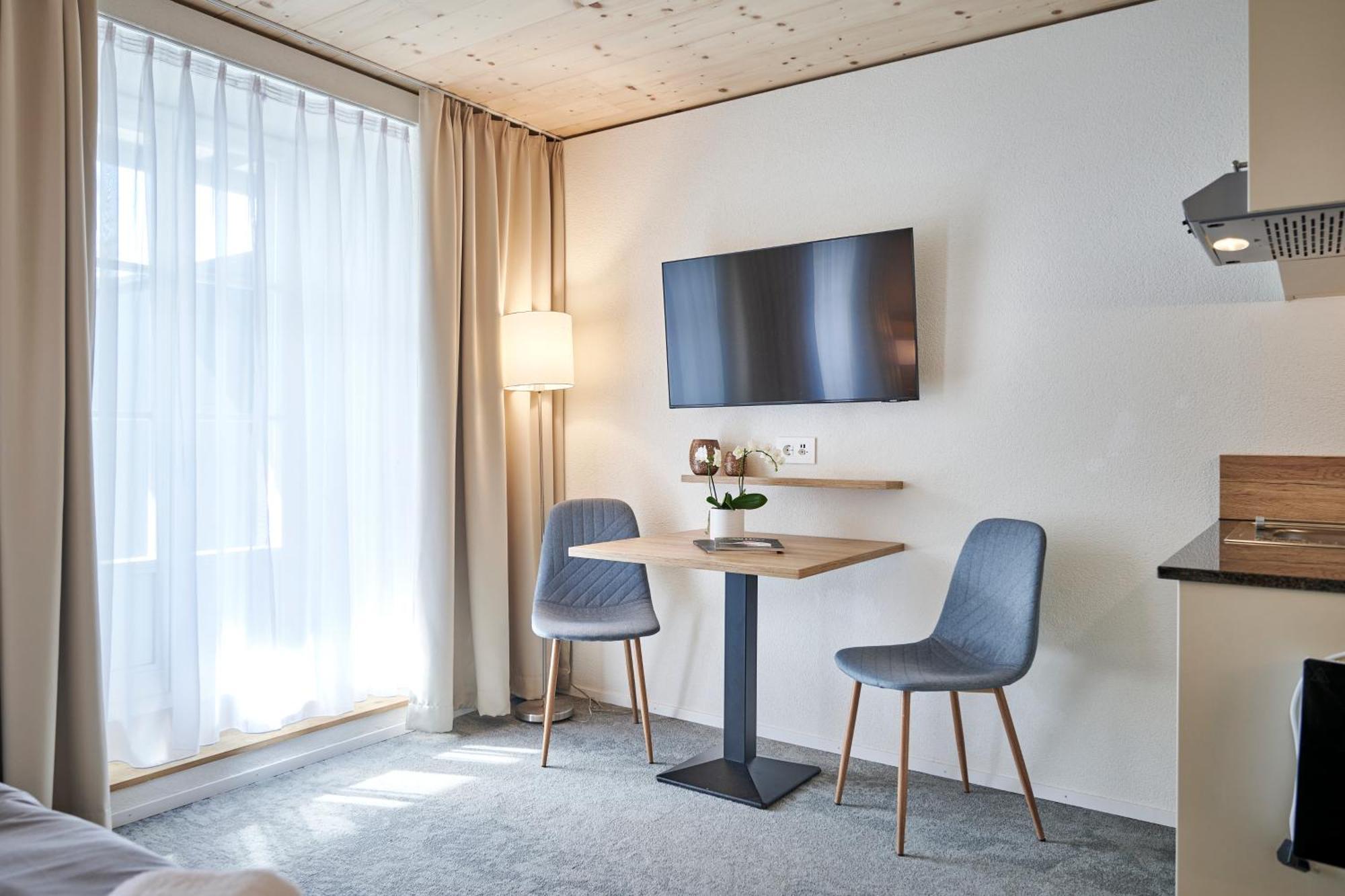 Aparthotel Krone - Self Check-In Unterseen Eksteriør bilde